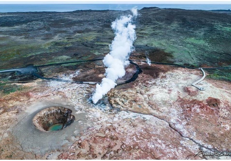 Gunnuhver hot spring        